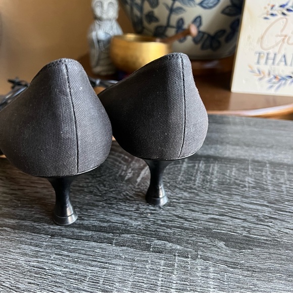 Manolo Blahik Charcoal Black Canvas Pointed Toe Heels EU39.5 - Picture 7 of 11